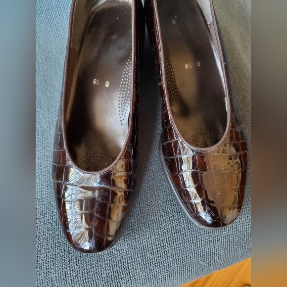 ARA, Miley, size 9. Brown patent. - Picture 2 of 9